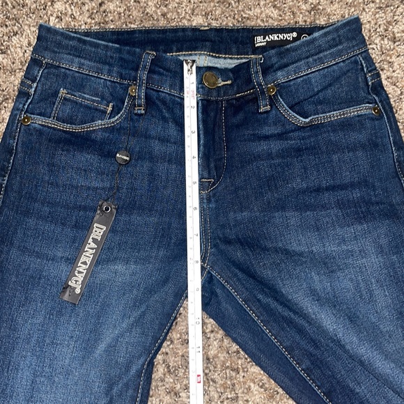 BLANKNYC FITTED FLARED RAW HEM JEANS. NEW WITH TAGS Size 26. - Picture 15 of 16